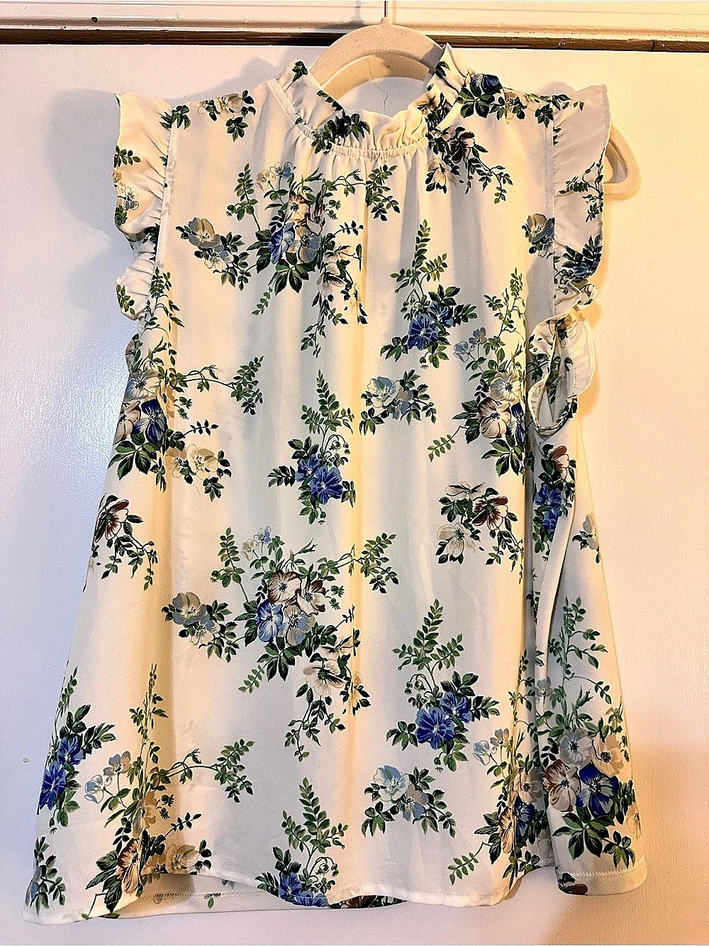 Ann Taylor Factory Floral Ruffle Sleeve Blouse in White & Blue XL Like New